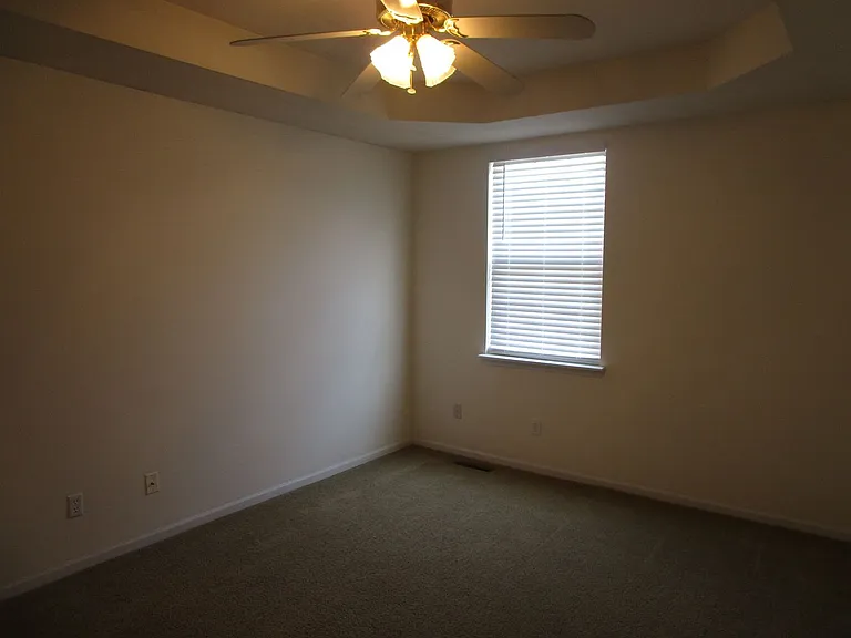 5013-5015 Betty Jean Way — Photo 23