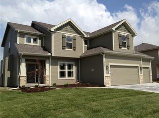 2031 SW Farmfield Ln, Lees Summit, MO 64082