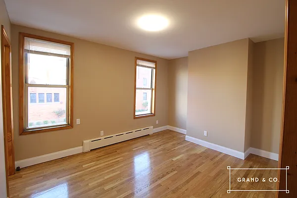 Rented by Grand & Co. | media 2