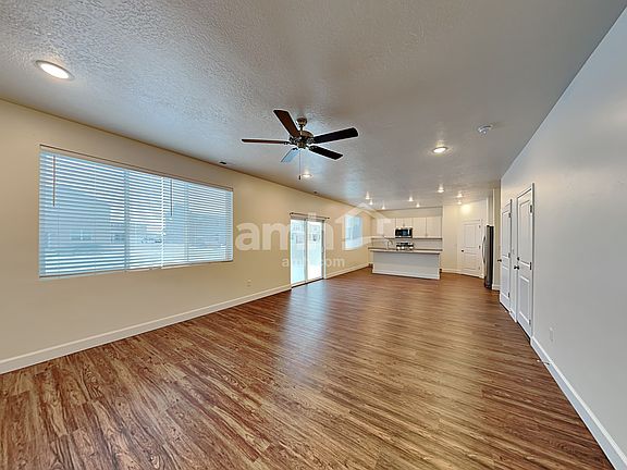 5th image of 301 N Gibbons Ln