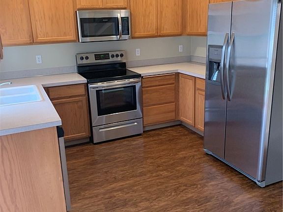 5th image of 2213 E 65th St
