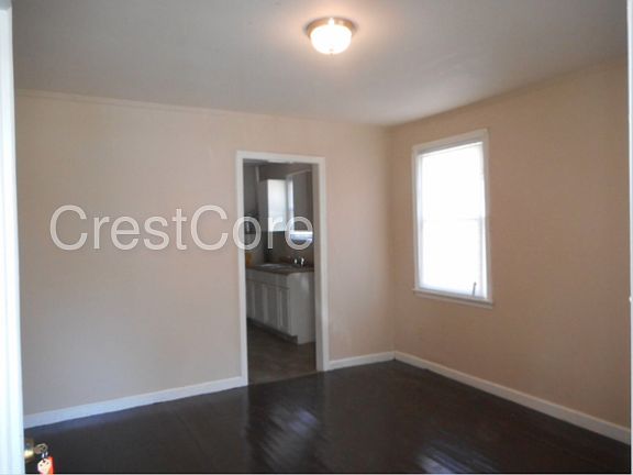 3rd image of 1449 N Merton St