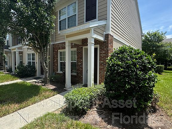 3rd image of 11451 Summerview Cir