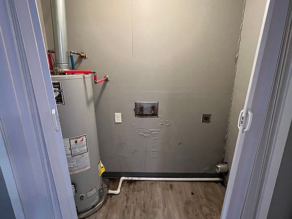 4th image of 8509 Range Ln