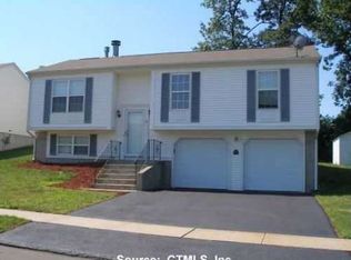 54 Falcon Ln, Meriden, CT 06451