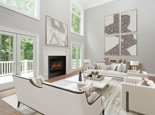 7 W Nutswamp Rd, Middletown, NJ 07748