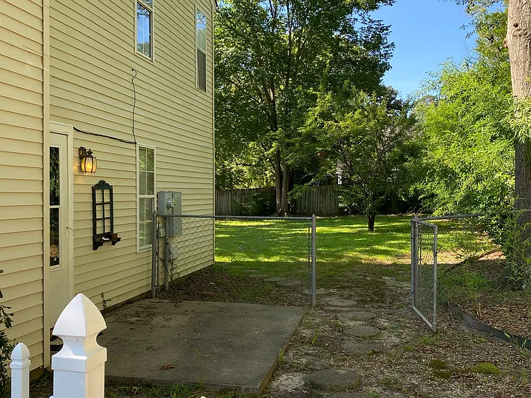208 Standifer Ave — Photo 2