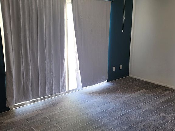 5th image of 15606 N 21st St
