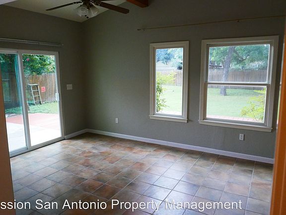 5th image of 147 Brees Blvd