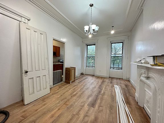 2nd image of 42 Lefferts Pl APT 2