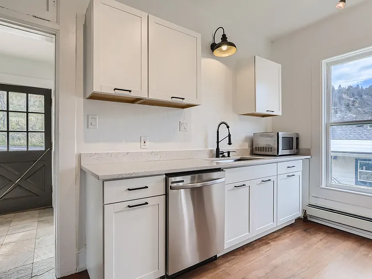 2545 Miner St — Photo 9