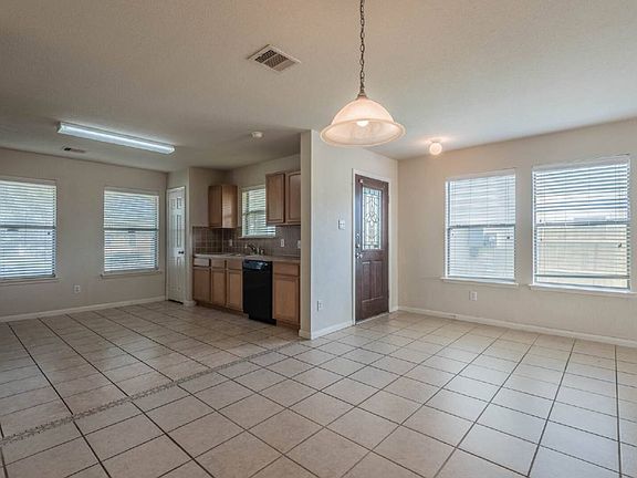 3rd image of 20931 Gastonbury Ln