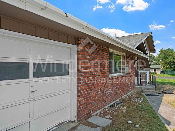 2nd image of 906 S McDonald Rd