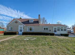 1818 Roosevelt Rd, Sewickley, PA 15143