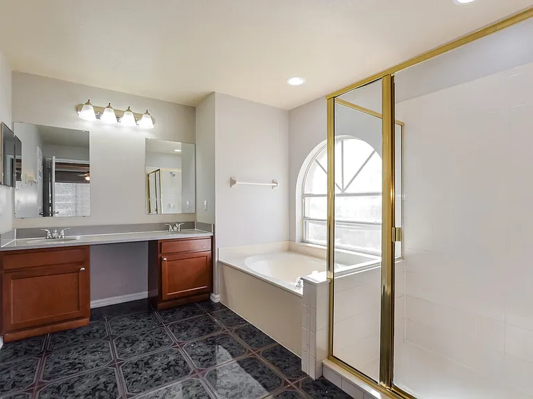 2801 River Ridge Dr — Photo 12