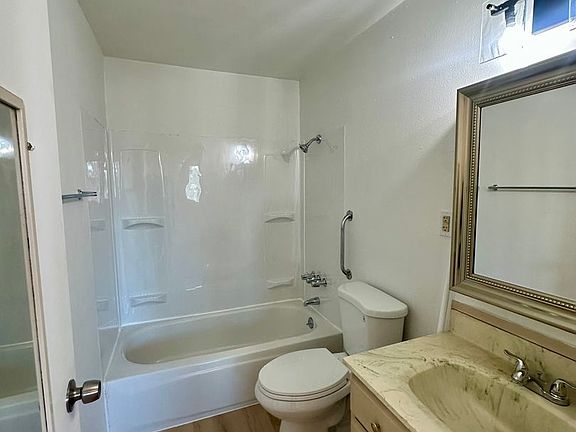5th image of 5532 Homer Dr