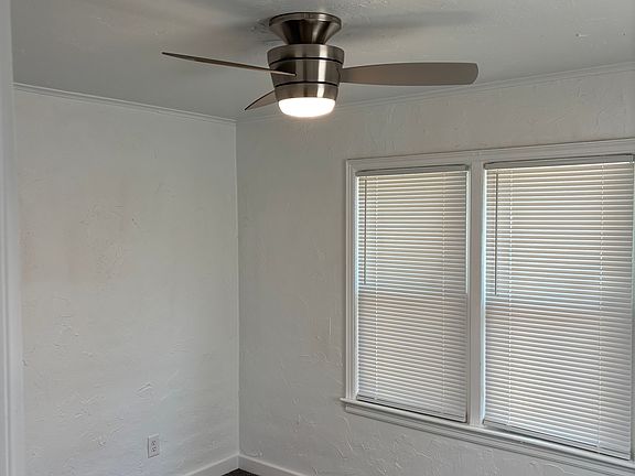 3rd image of 708 1/2 S Washington St #4