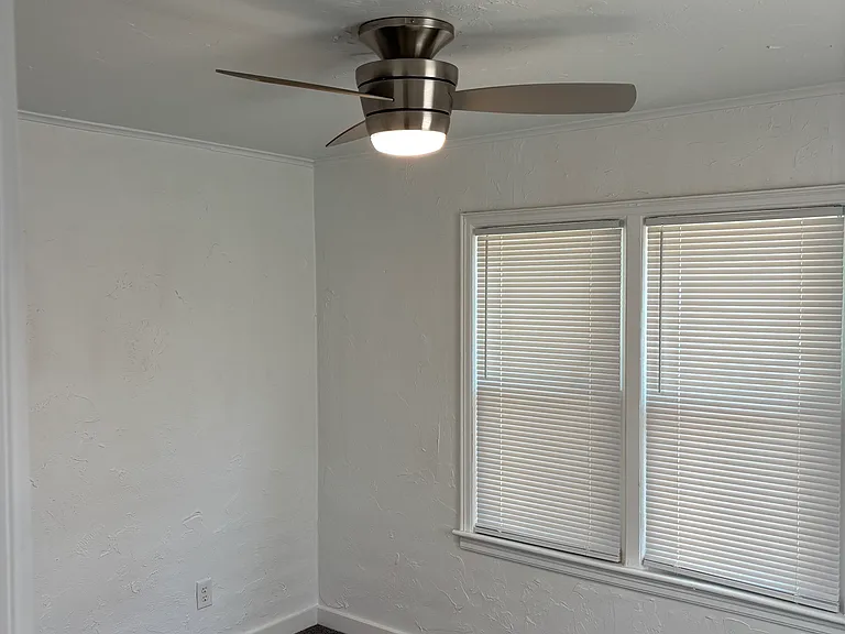 708 1/2 S Washington St #4 — Photo 3