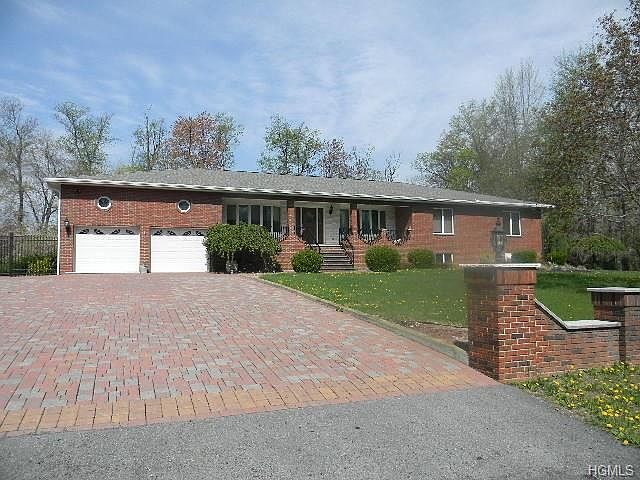 1st image of 7 Sylvan Park Dr