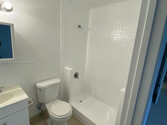 3rd image of 2515 Polk St APT 6