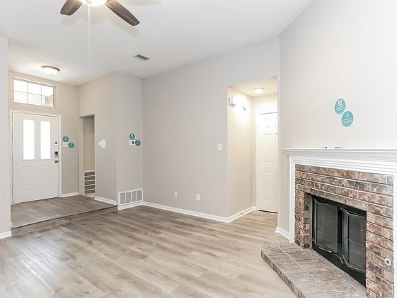 5th image of 434 Windhurst Dr