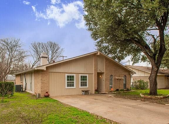 3rd image of 514 Campfire Dr