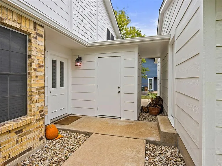 2102 Kenneth Ave #A — Photo 2