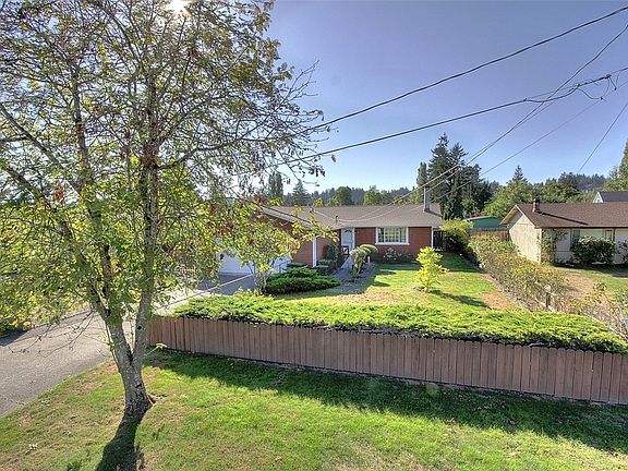 2nd image of 122 Saint Paul Blvd