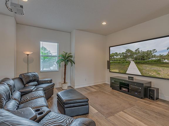 4th image of 3208 Bluff Blvd