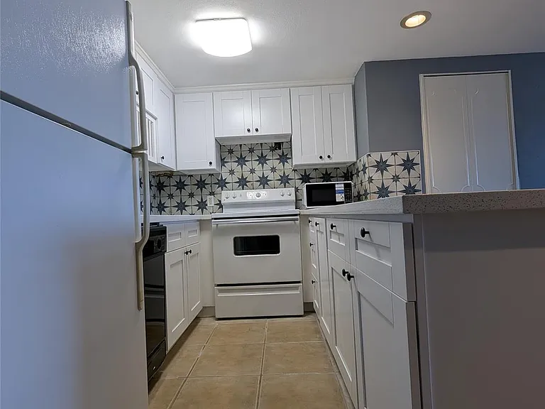 7520 Hornwood Dr #402 — Photo 14