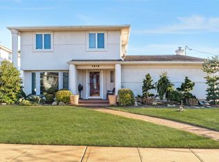 1918 Lowell Ln, Merrick, NY 11566