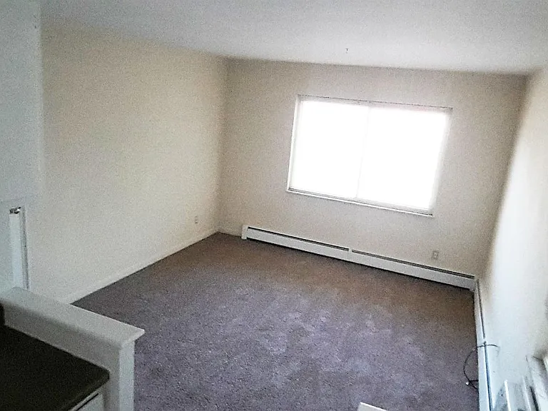 249 Senator Pl — Photo 3