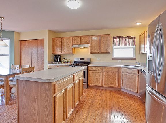 5th image of 226 S Springside Dr