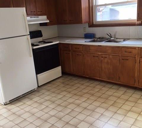 5th image of 218 Carolyn Ln