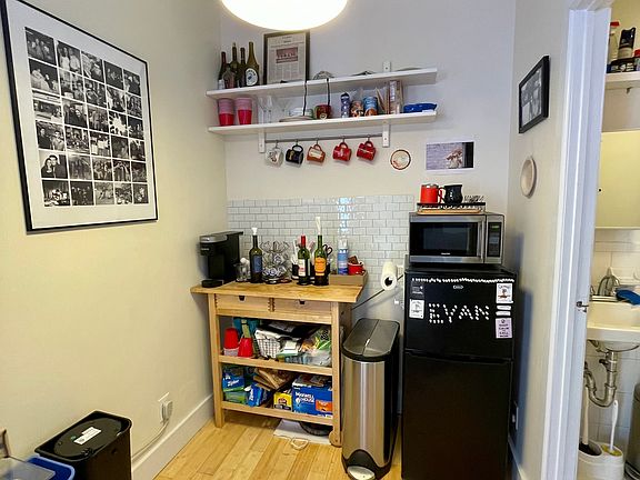 4th image of 201 W 95th St APT 601