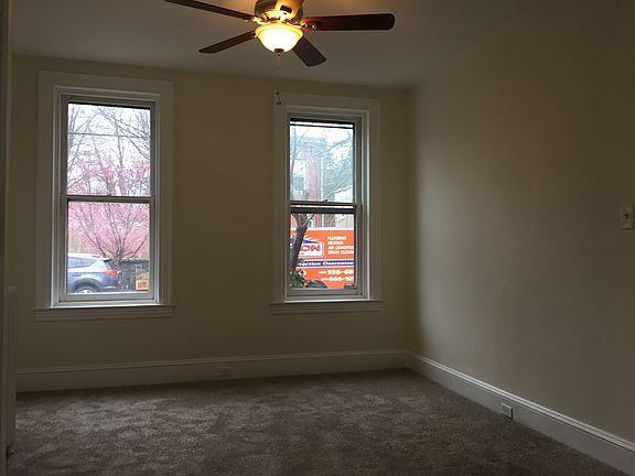 3rd image of 1902 N Scott St APT B