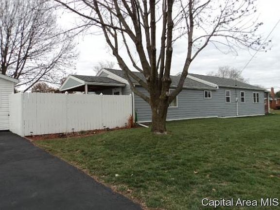 3rd image of 1108 Brown Ave