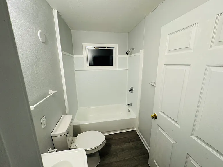 2512 Rockwood Dr — Photo 5