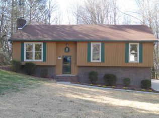 1907 Inman Cir, Mount Airy, NC 27030