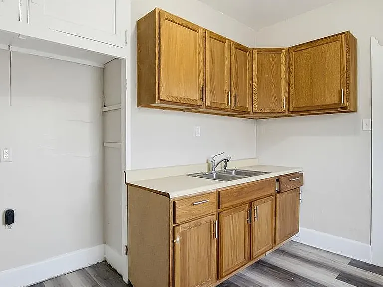 2605 Washington Ave — Photo 11