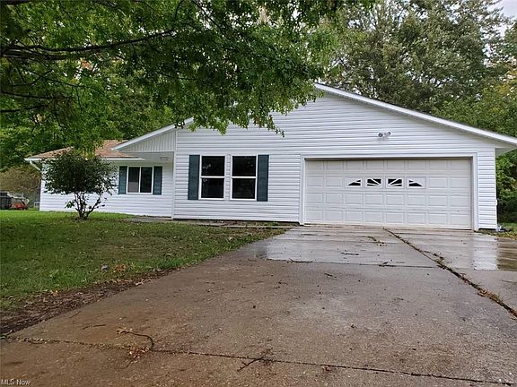 2nd image of 1277 Erieview Dr
