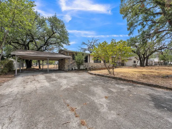 305 Walker St, Glen Rose, TX 76043