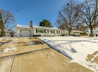 132 Woodside Ave SE, North Canton, OH 44720
