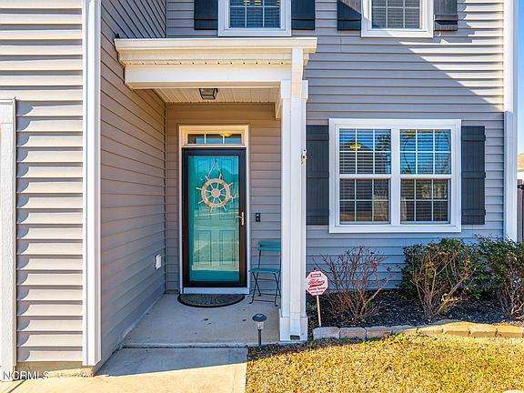 4th image of 8075 Glen Laurel Dr NE