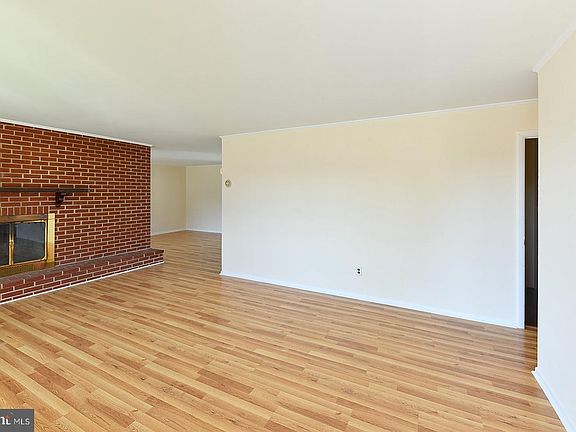 4th image of 3702 E Joppa Rd