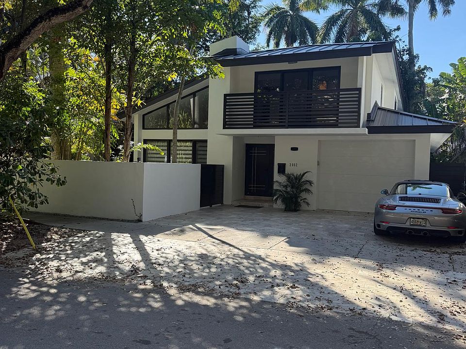 Driveway/Entrance