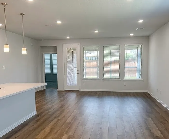 140 Ashbrook St — Photo 6