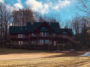 5790 Hillcrest Dr, Allenton, WI 53002