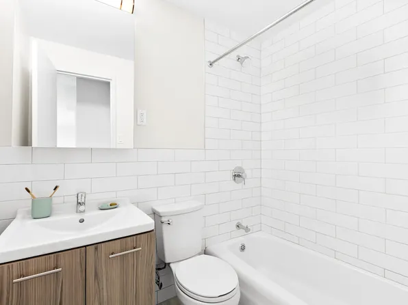 1990 Lexington Avenue image 6 of 8