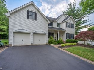 7 Stone Mountain Ct, Montgomery Twp., NJ 08558